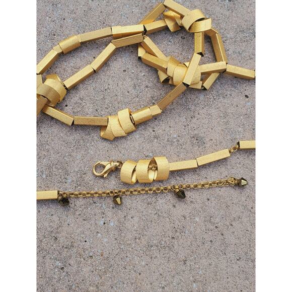 Chunky Gold Tone Geometric Statement Necklace – Layered Sculptural Boho Glam - Picture 13 of 14